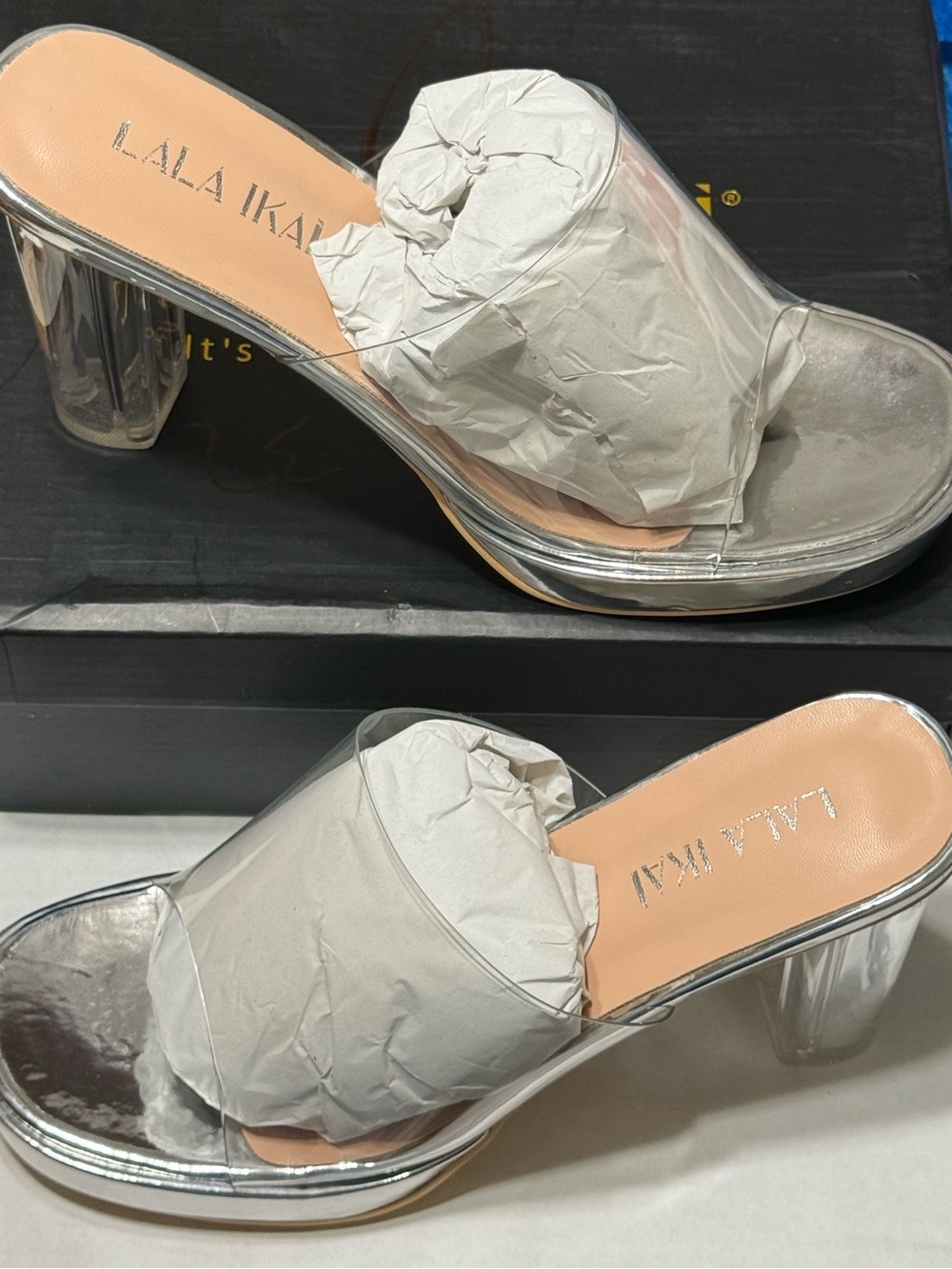 New Lala Ikai Silver Clear Block Heel Slide Sandals with pads- Women's size 7.5